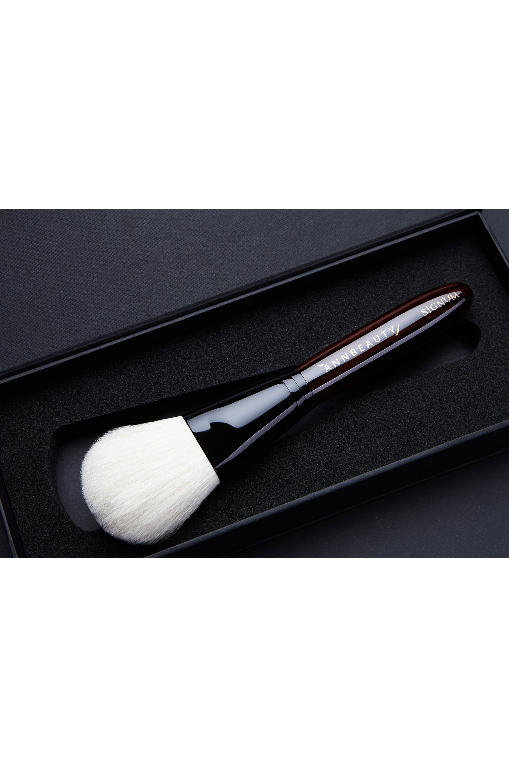 Кисть для макияжа Annbeauty Signum BRONZE в коробке