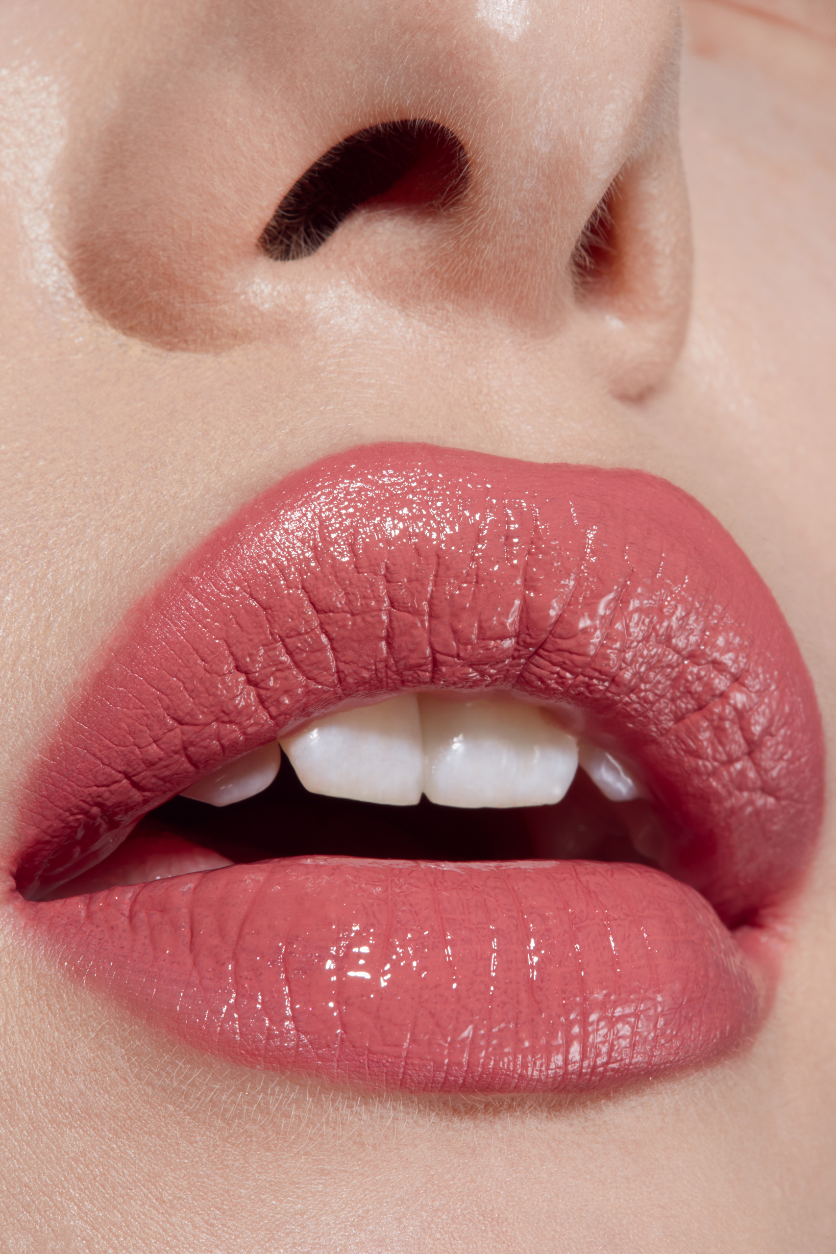 Свотч помады из набора Annbeauty Love set