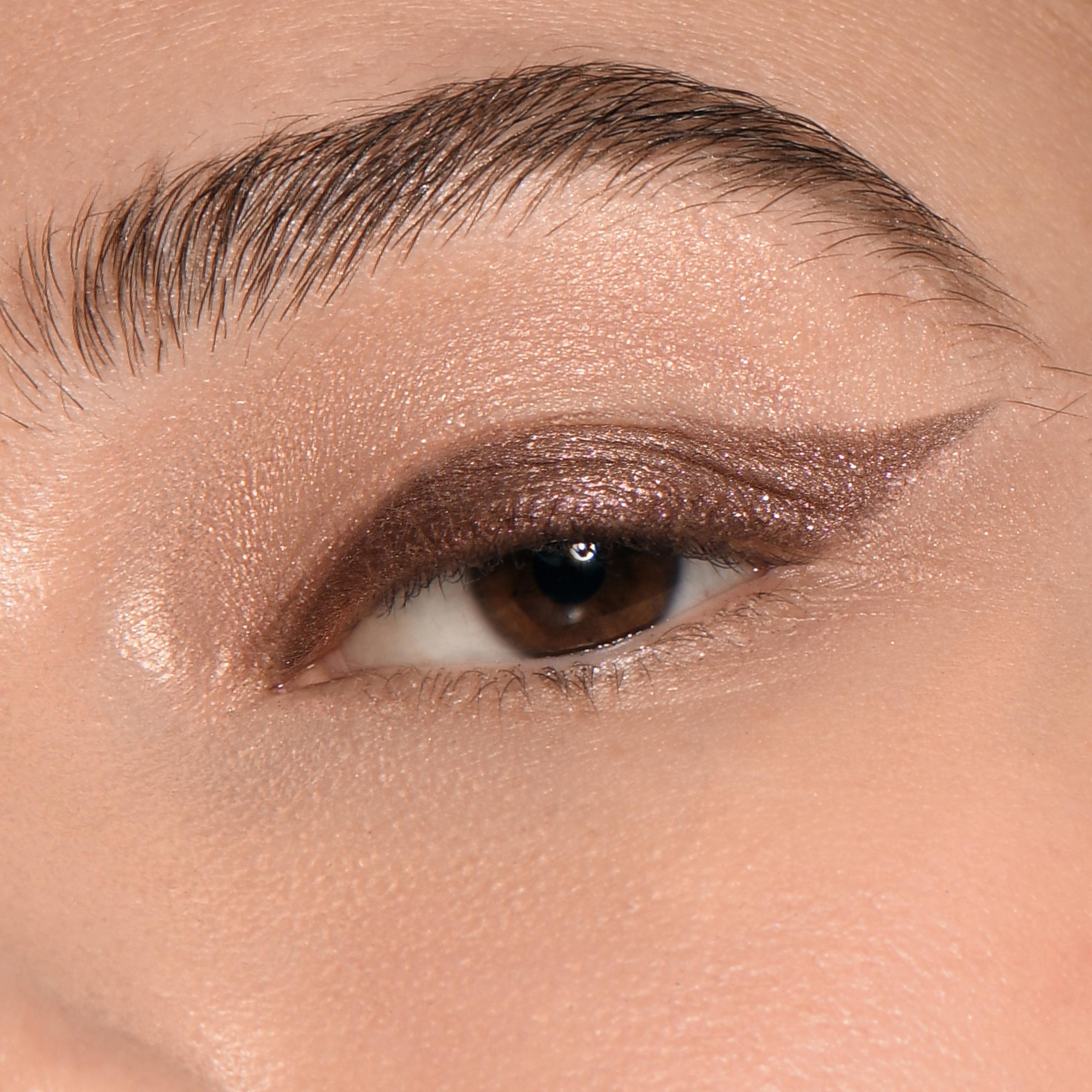 Образец карандаша на карих глазах Annbeauty Long Lasting Waterproof Liner 104